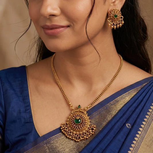 ആന്റിക് ഗോൾഡ് പ്ലേറ്റഡ് കെമ്പ് സ്റ്റോൺ ബീഡഡ് നെക്ലേസ് സെറ്റ്