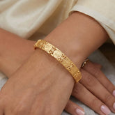 Gold Foamed Lakshmi Kasu Bangle