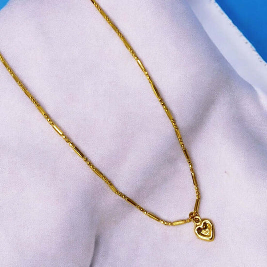 Chain-with-heart-pendant-Des.3