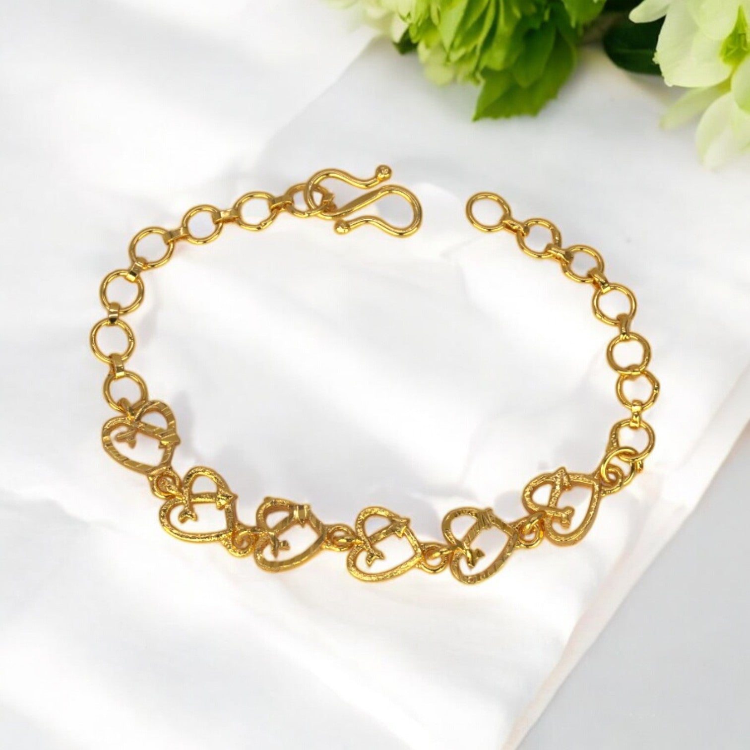 Ravishing Heart and Arrow Design Ladies Bracelet - KSupreme