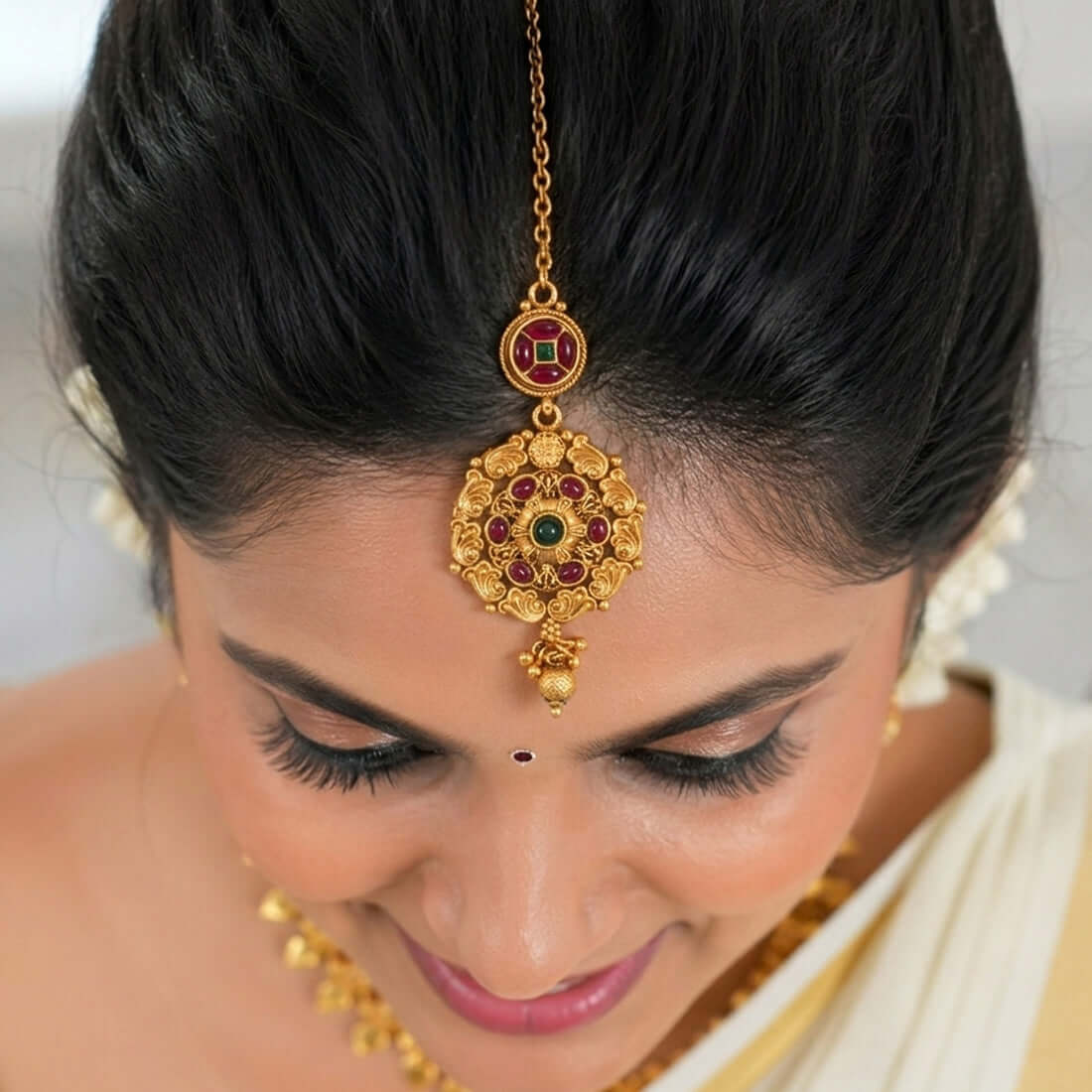 Antique Gold Floral Kemp Stone Maang Tikka