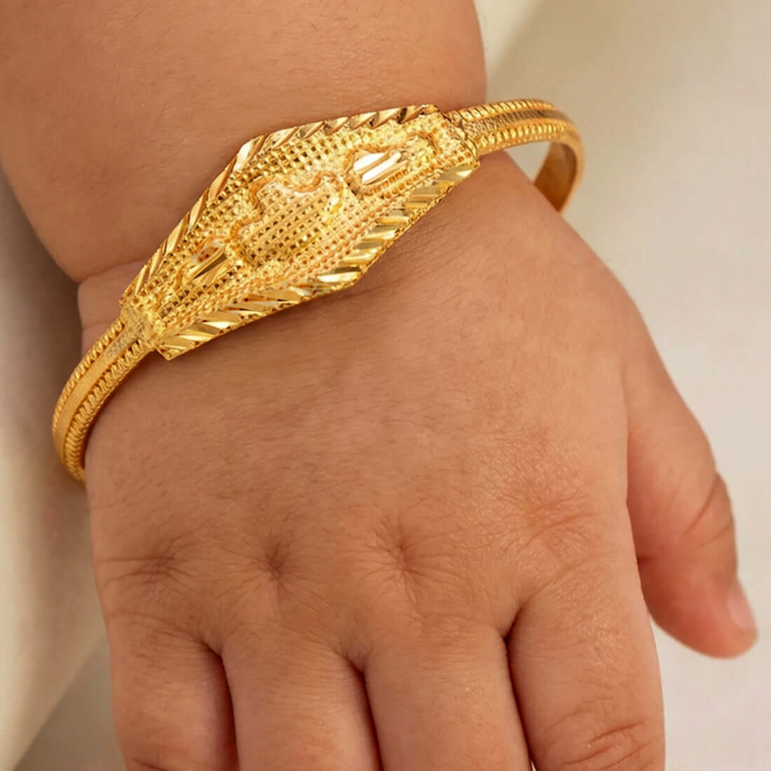 Cute-Gold-Plated-Kids-Bangle