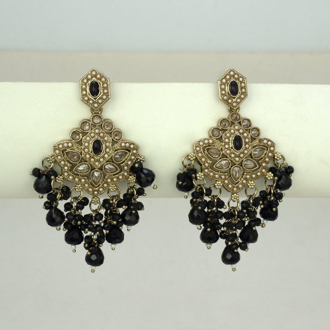 Fashion-Drop-Black-Beaded-Earrings