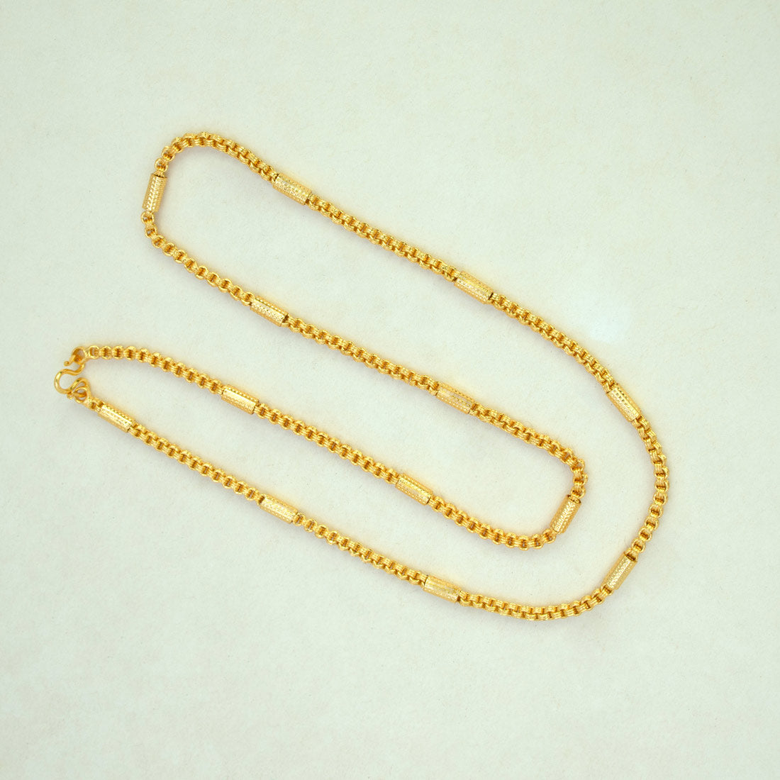 Gold-Plated-Cylindrical-Box-Savitham-Chain-Wbg