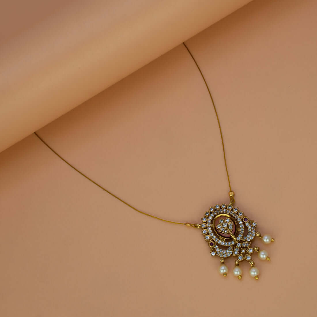 Invisible-Chain-Necklace-Pastel-Pink