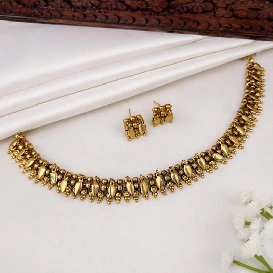 Antique Gold Beaded Elakkathali Necklace Set