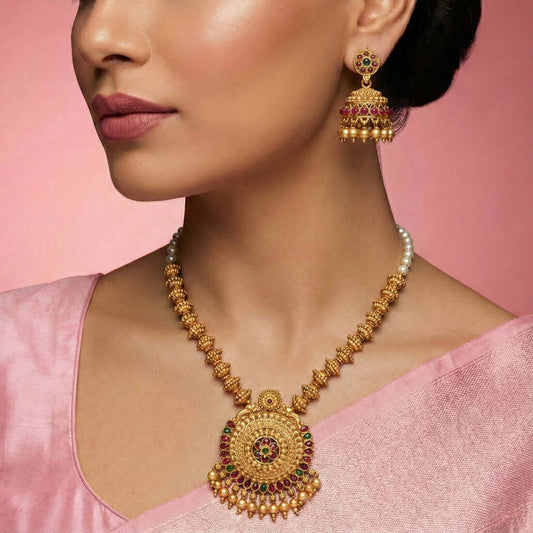 Matte-Gold-Finish-Traditional-Kemp-Pendant-Necklace-Set