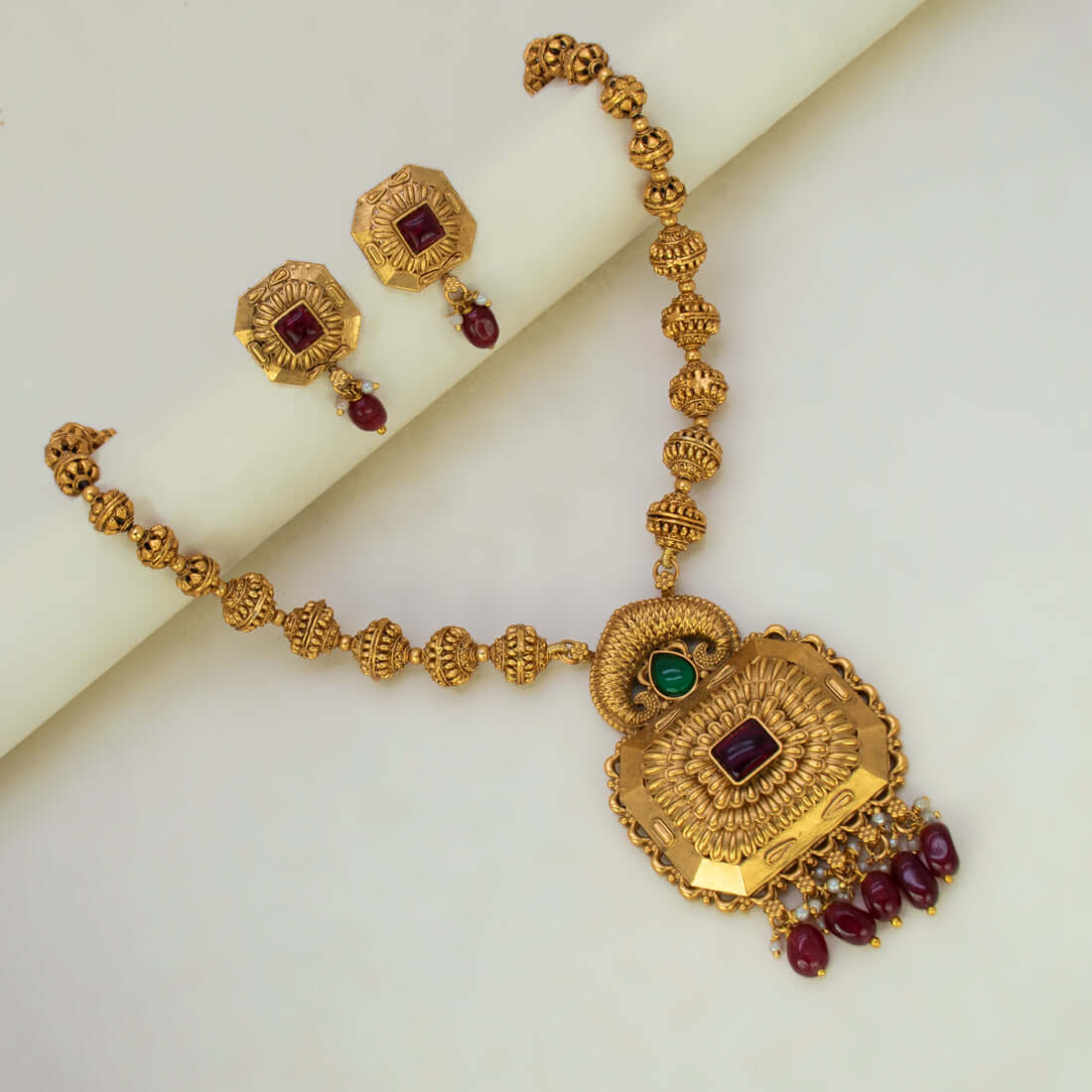 Matte Golden Carved Balls Big Pendant Necklace Set