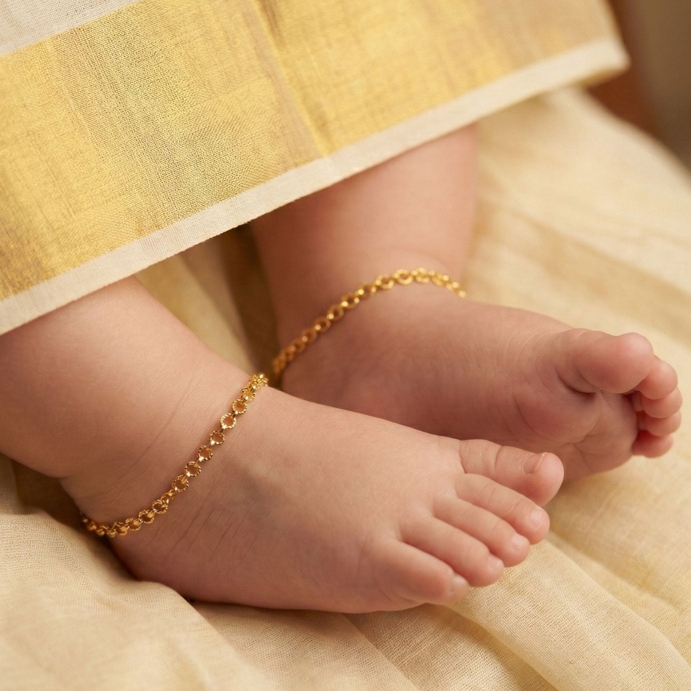 Micro_Gold_Plated_Delicate_Link_Chain_Anklets_Payal