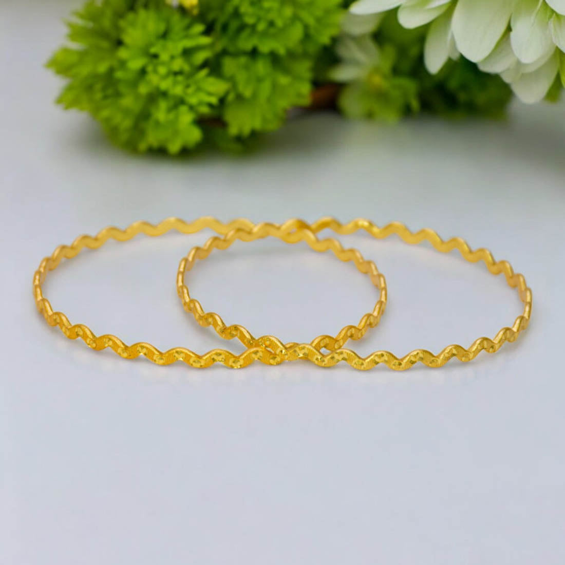 daily-wear-gold-plated-zigzag-bangle