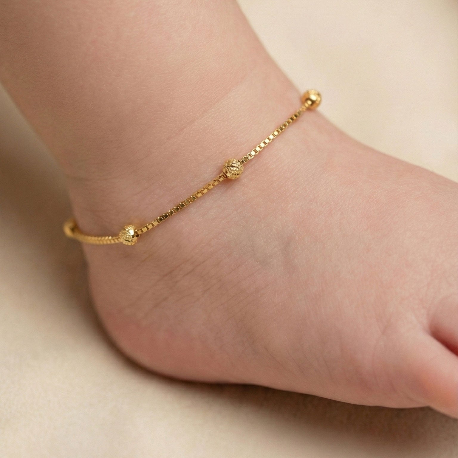 gold-plated-designer-beads-thin-box-chain-anklets_