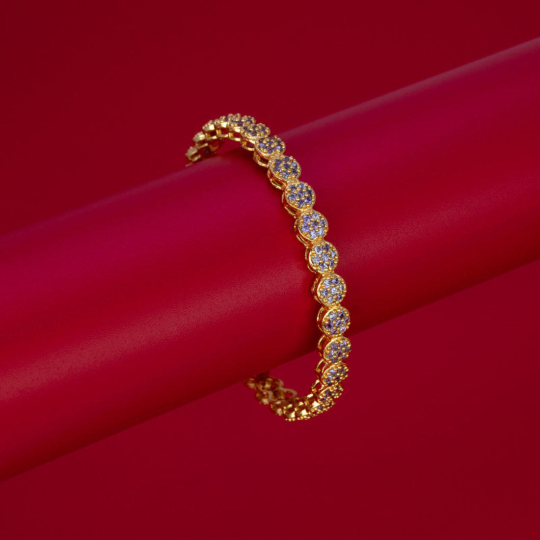 trendy-round-floral-design-cz-bangle